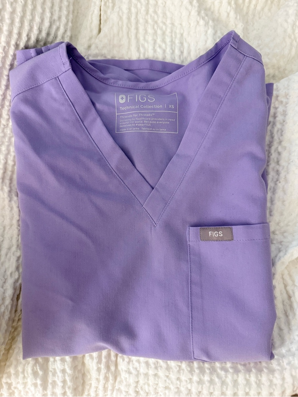 FIGS Women’s V-Neck Scrub Top in Lavender Purple